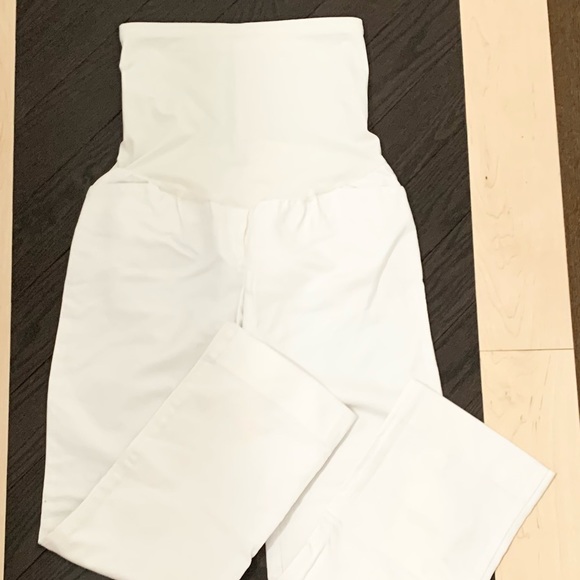 ⭐️ HP ⭐️ GAP Maternity Tailored Crop White Pants - Picture 2 of 3
